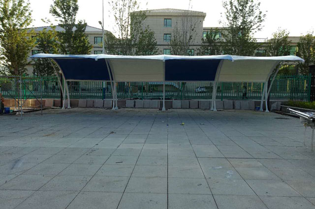 時(shí)尚的拼色哈爾濱膜結(jié)構(gòu)搭建：創(chuàng)新設(shè)計(jì)，點(diǎn)亮城市新篇章