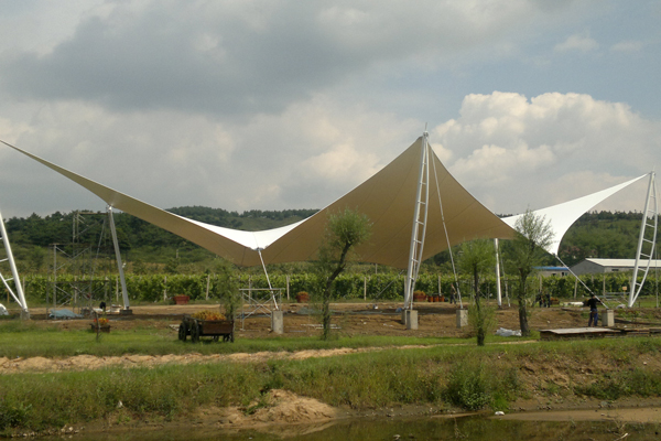 哈爾濱張拉膜的修補過程